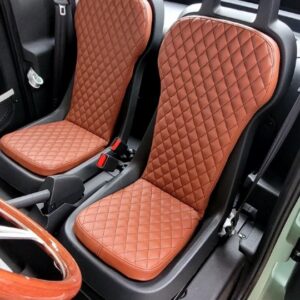 Lot de 2 coussins en similicuir marron